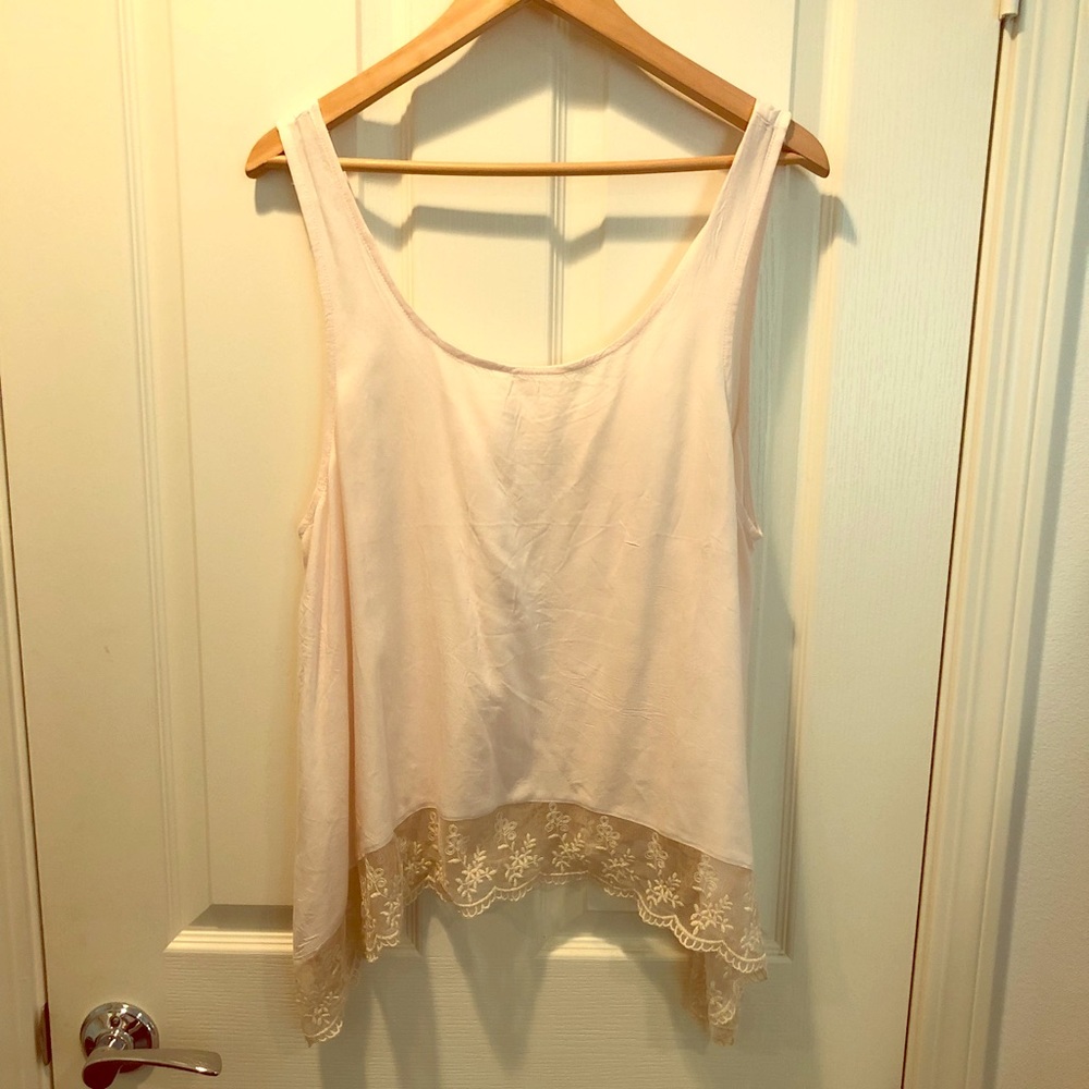 American Eagle lace bottom tank.